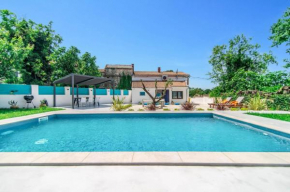 Villa Gravisi by Villa Plus